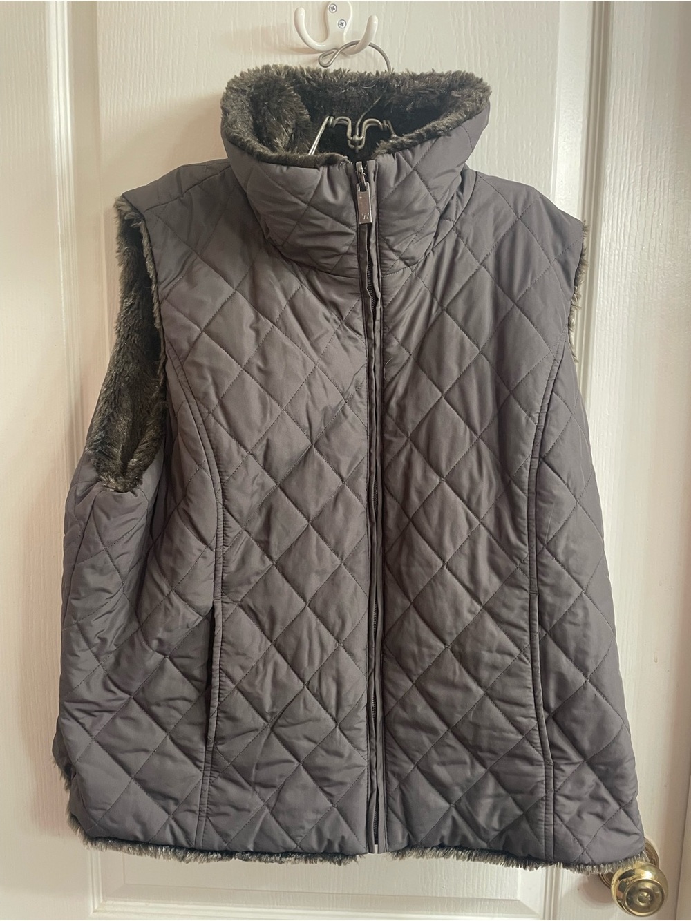 Weatherproof Women XL Reversible Quilted Faux Fur Vest Mobwife Party